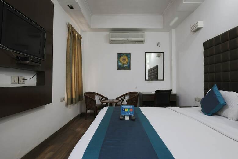 Hotel Treebo Connaught Mews