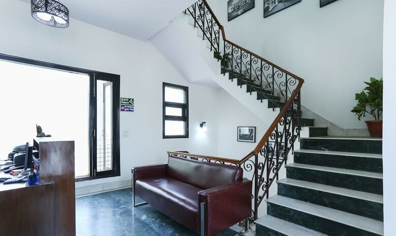 Hotel Treebo Connaught Mews