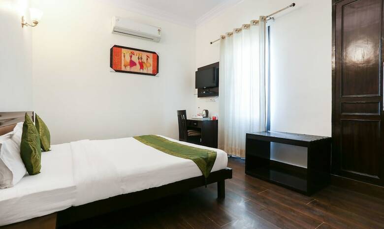 Hotel Treebo Connaught Mews