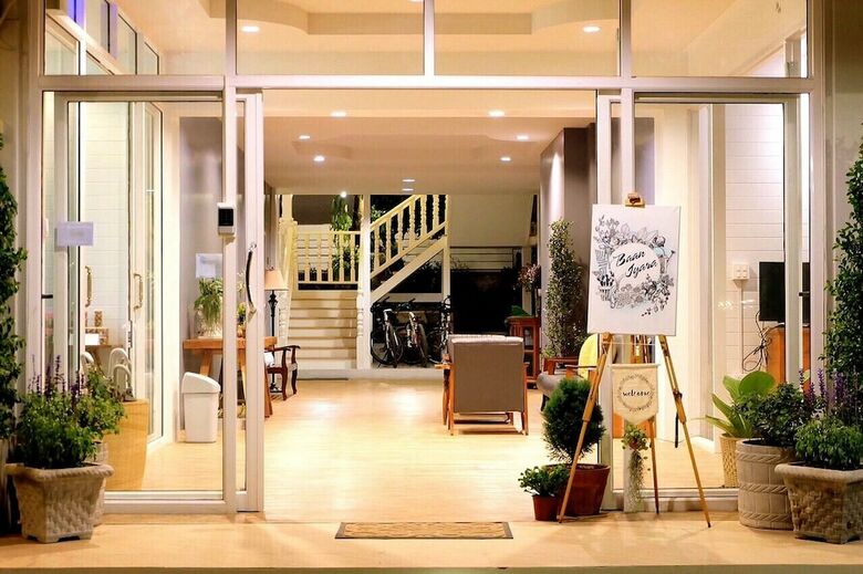 Baan Iyara Boutique City Hotel