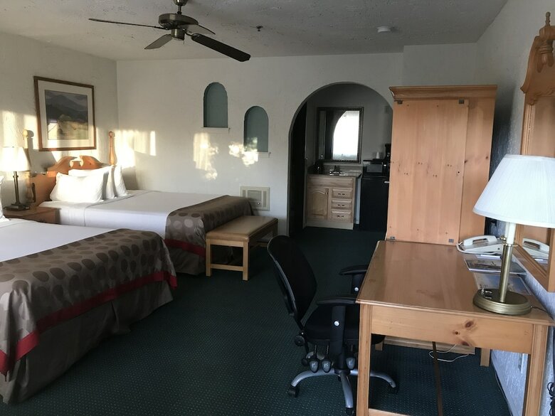 Hotel Channel Islands Inn