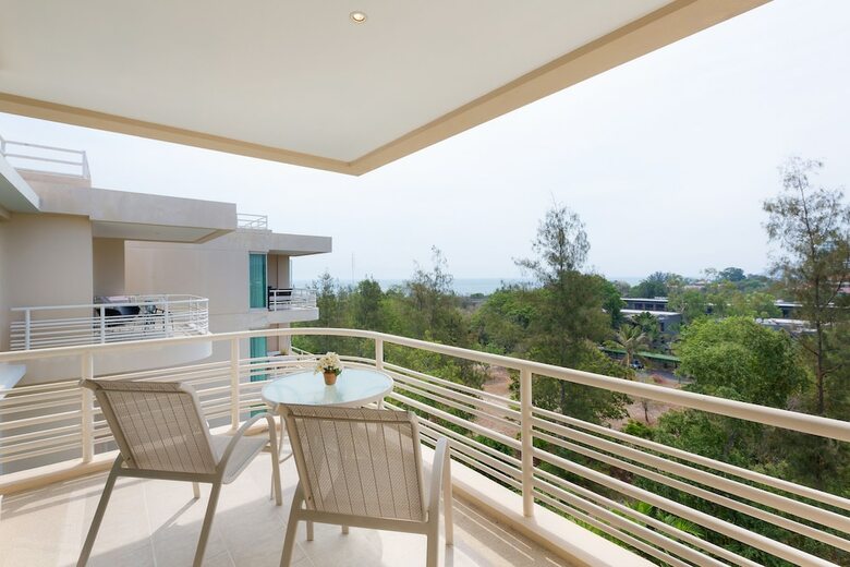 Baan Sanpleon Beachfront Condominium