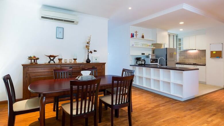 Baan Sanpleon Beachfront Condominium