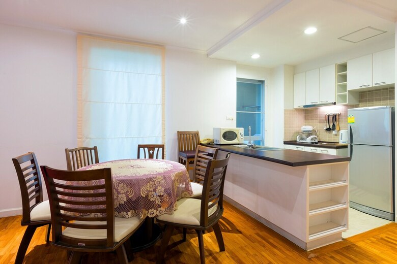 Baan Sanpleon Beachfront Condominium
