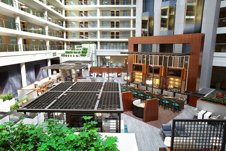 Hotel The District By Hilton Club