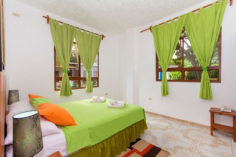 Twin Lodge Galapagos Hotel