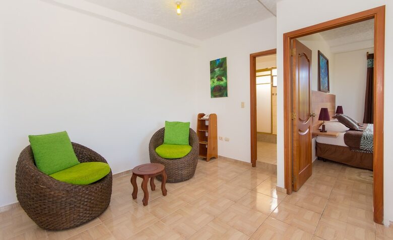 Twin Lodge Galapagos Hotel