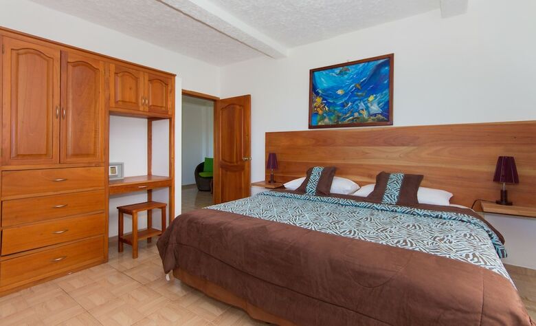 Twin Lodge Galapagos Hotel