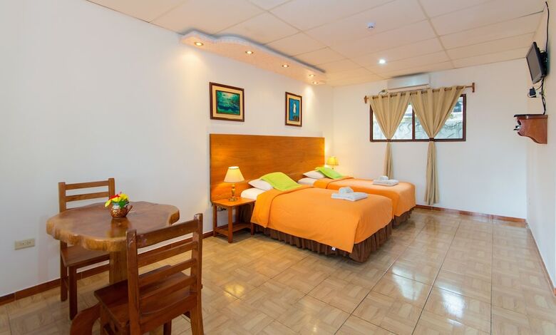 Twin Lodge Galapagos Hotel