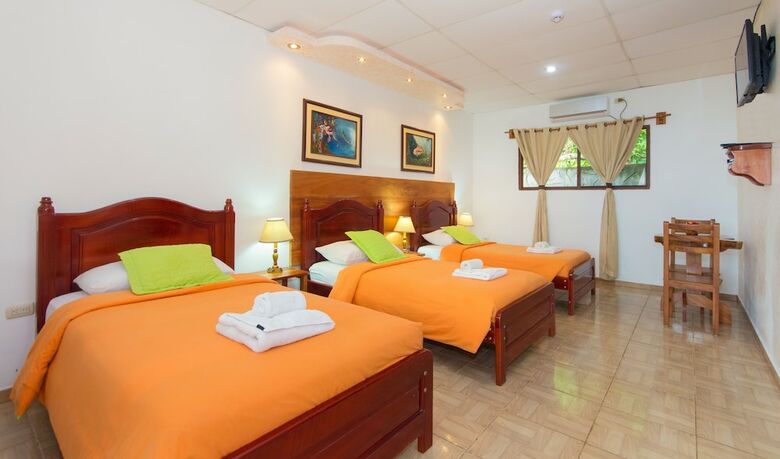 Twin Lodge Galapagos Hotel