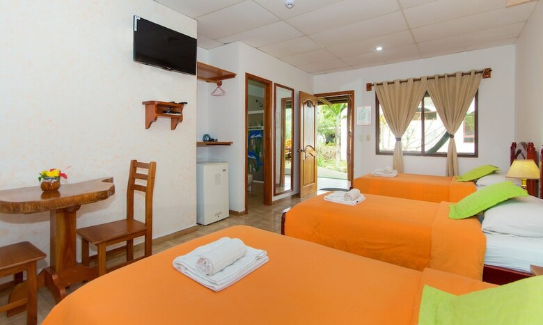 Twin Lodge Galapagos Hotel