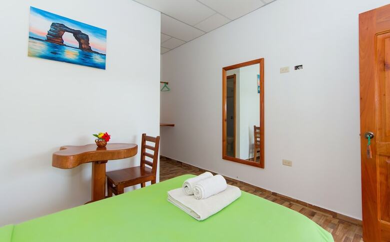 Twin Lodge Galapagos Hotel