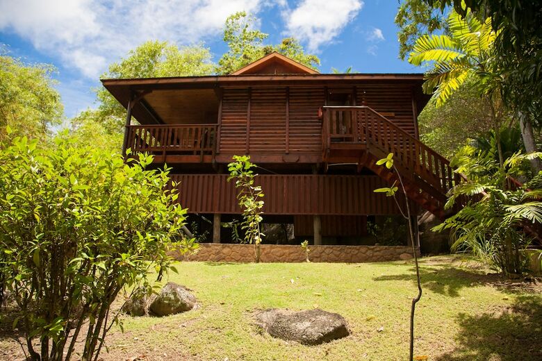 Hotel Cerf Island Resort