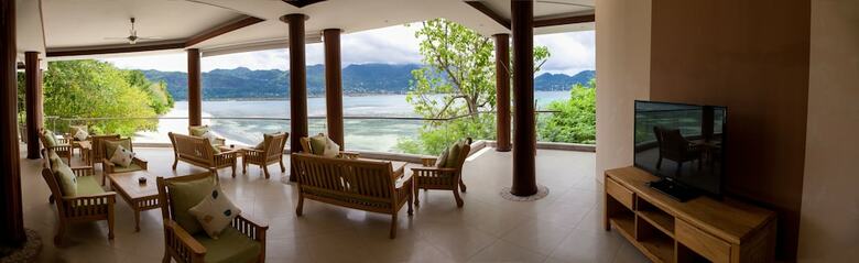 Hotel Cerf Island Resort