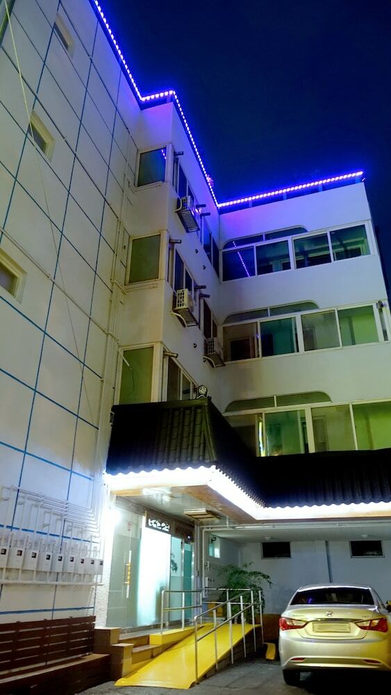 Hotel Happy Memory