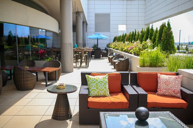 Renaissance Schaumburg Convention Center Hotel