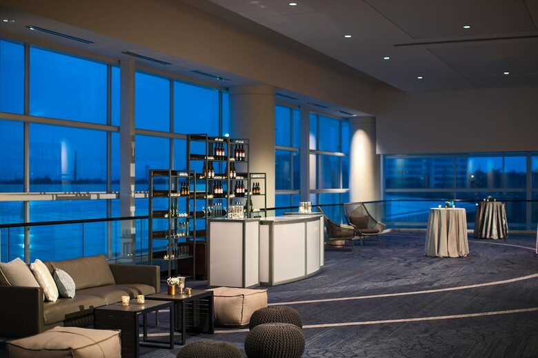 Renaissance Schaumburg Convention Center Hotel
