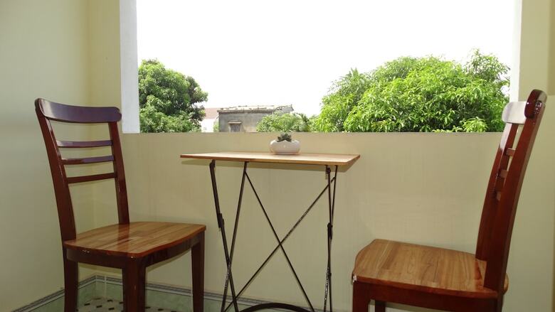 Hotel Yellow House Homestay