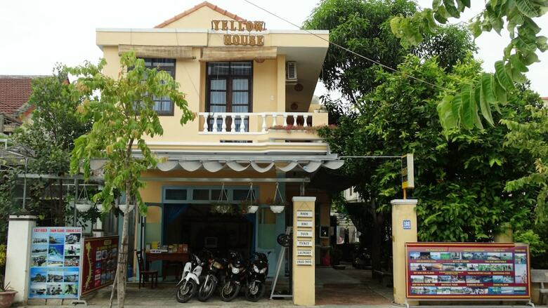 Hotel Yellow House Homestay