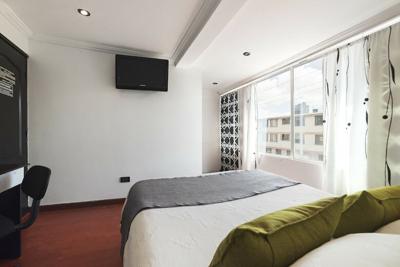 Hotel Ayenda 1049 Ejecutivo Embajada