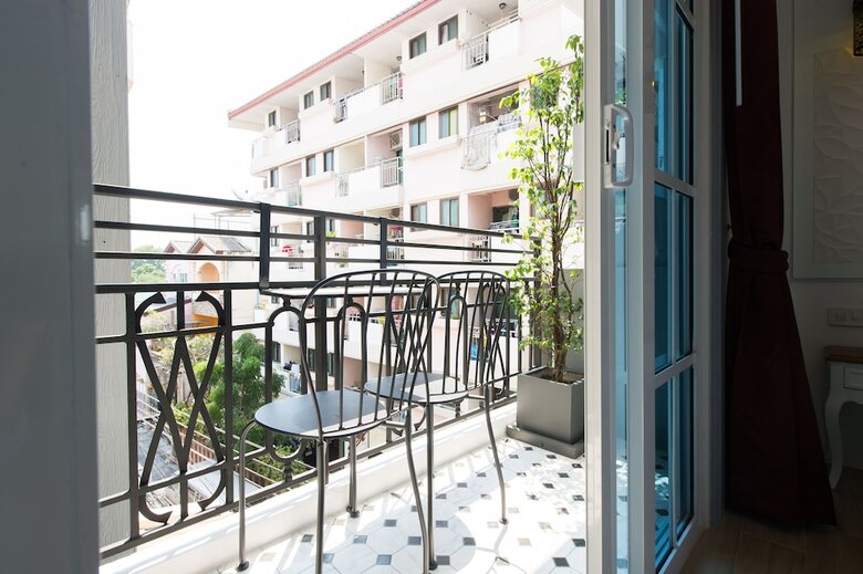 Hotel White Ivory Bed & Breakfast