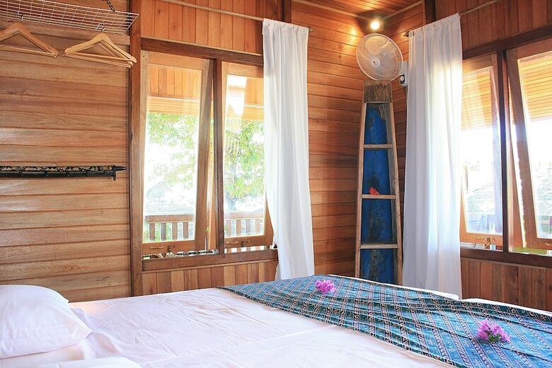 Hotel Onong Resort