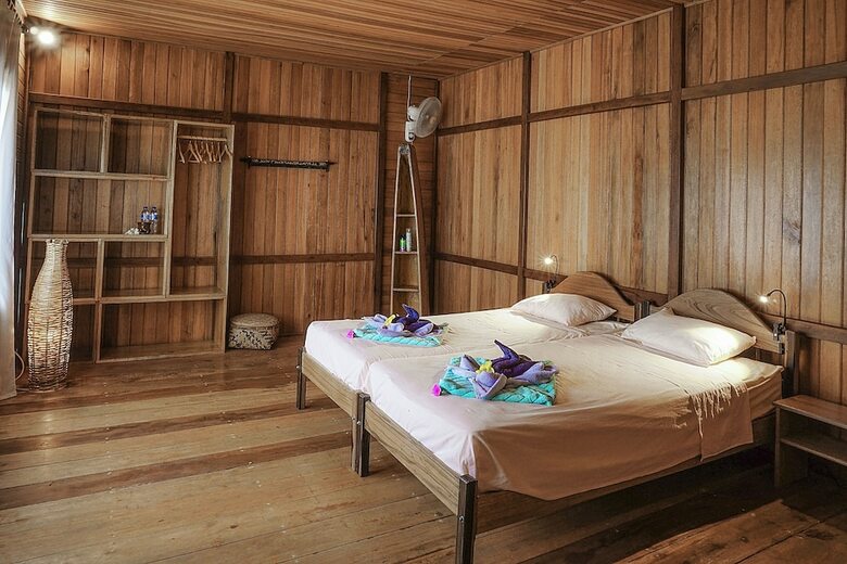 Hotel Onong Resort