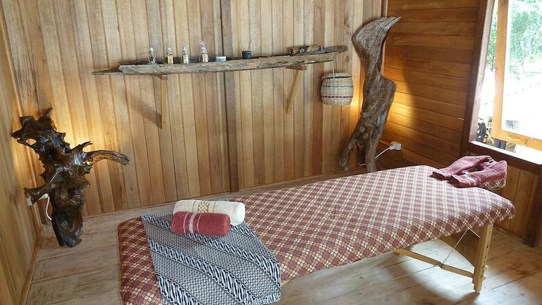 Hotel Onong Resort