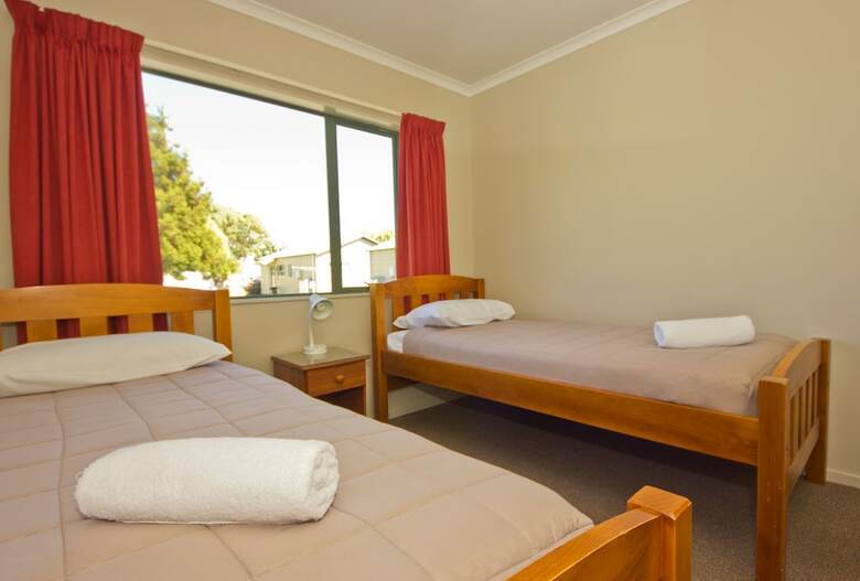 Tahuna Beach Kiwi Holiday Park & Motel