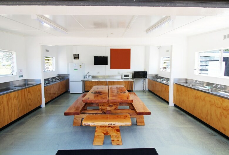Tahuna Beach Kiwi Holiday Park & Motel