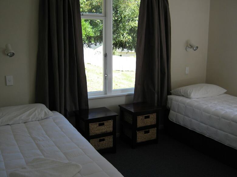 Tahuna Beach Kiwi Holiday Park & Motel
