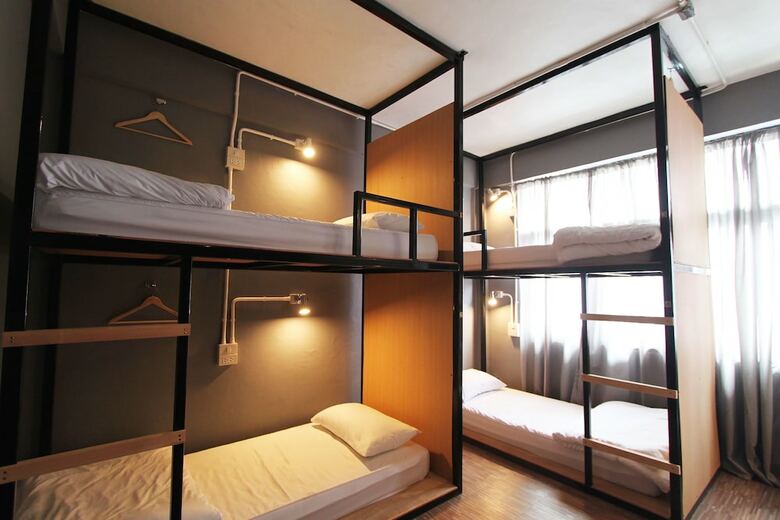 Hostal The Backpack Hostel