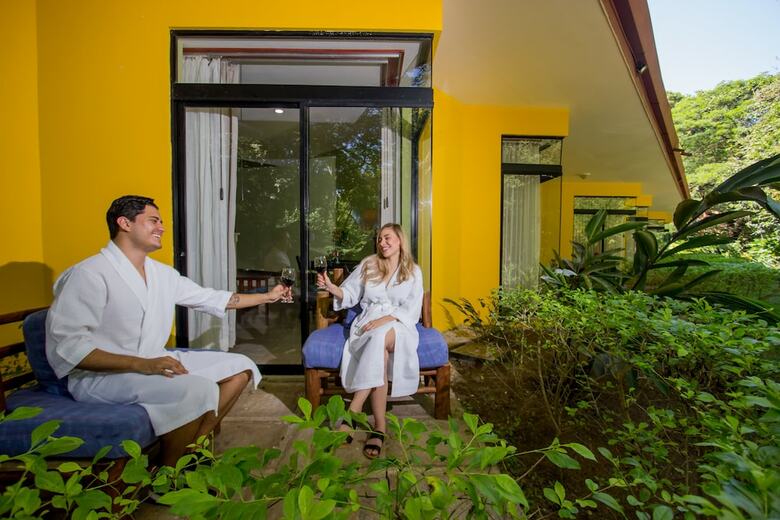 Papagayo Golden Palms Beachfront Hotel