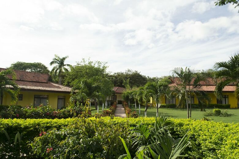 Papagayo Golden Palms Beachfront Hotel