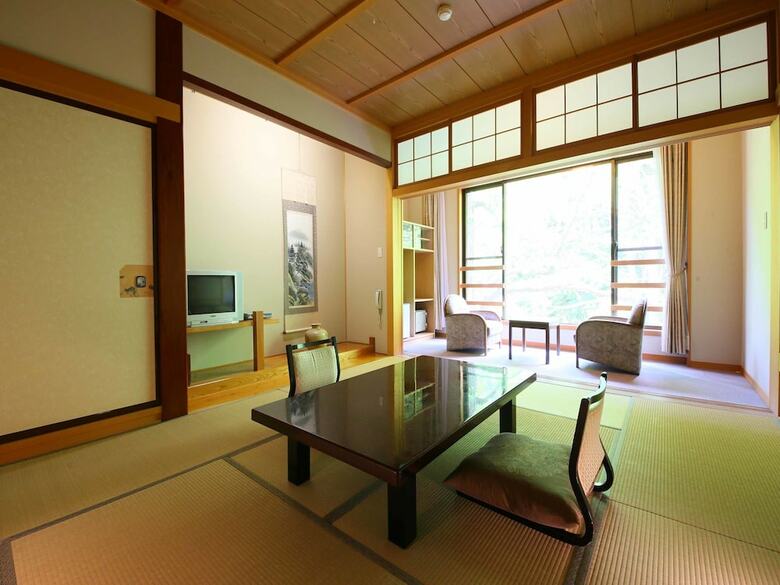 Shirahone Onsen Tsuruya Ryokan
