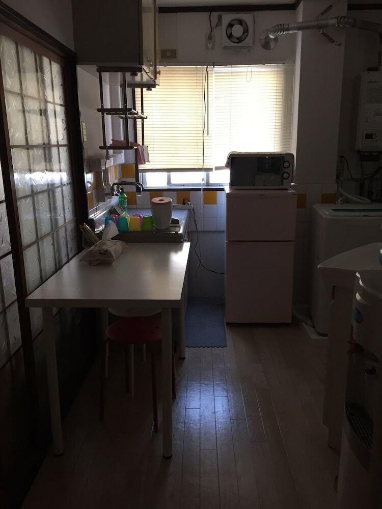 Hostal Guest House Naraya - Hostel