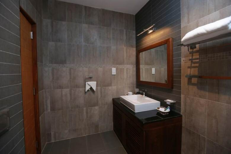 Refresh Hotel