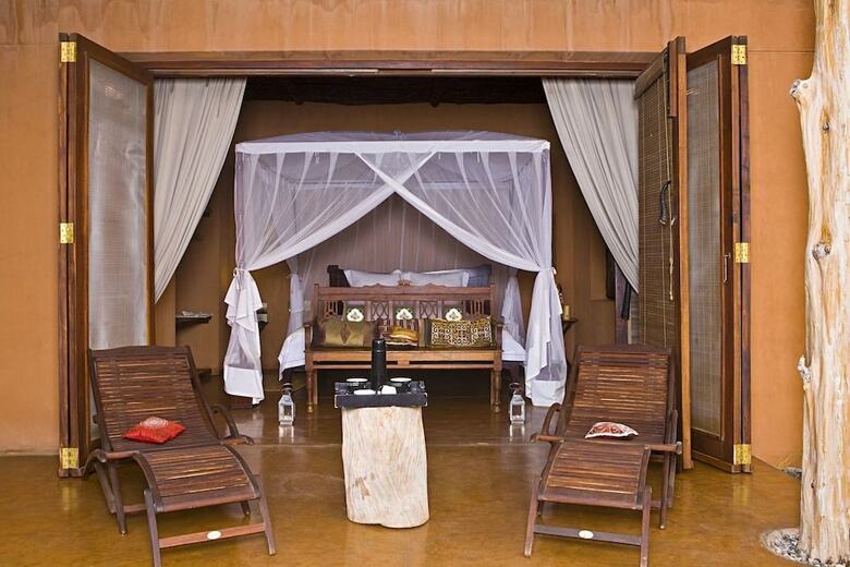 Okahirongo Elephant Lodge