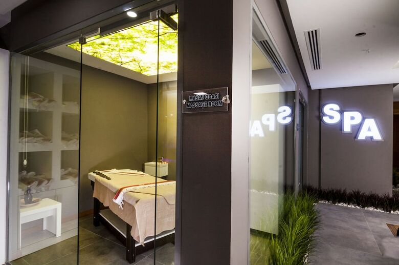 Elara Hotel