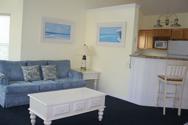 Runaway Beach Club Resort