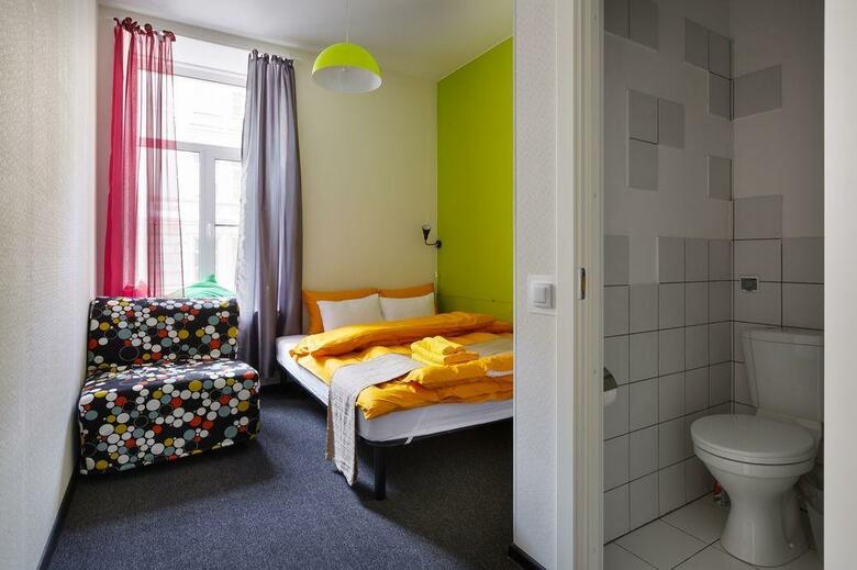 Station Hotel M19