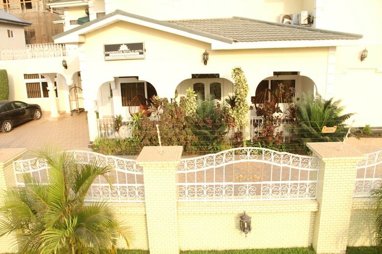 Kingsbridge Royale Hotel