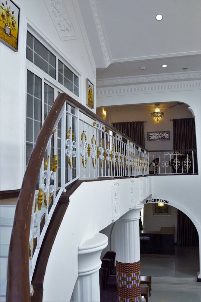 Kingsbridge Royale Hotel