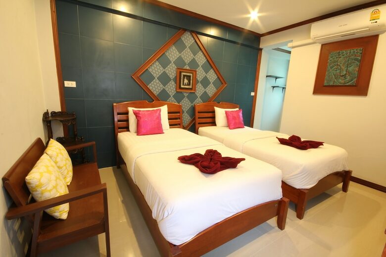Hotel T.r. Guesthouse