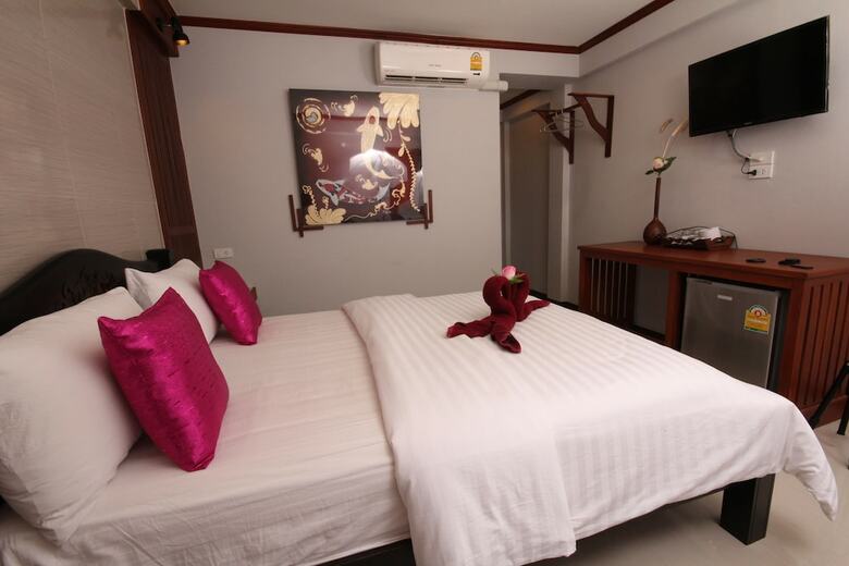 Hotel T.r. Guesthouse