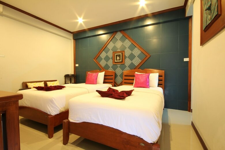 Hotel T.r. Guesthouse
