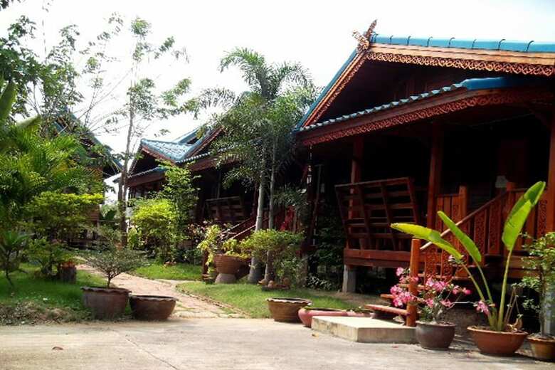 Hotel T.r. Guesthouse