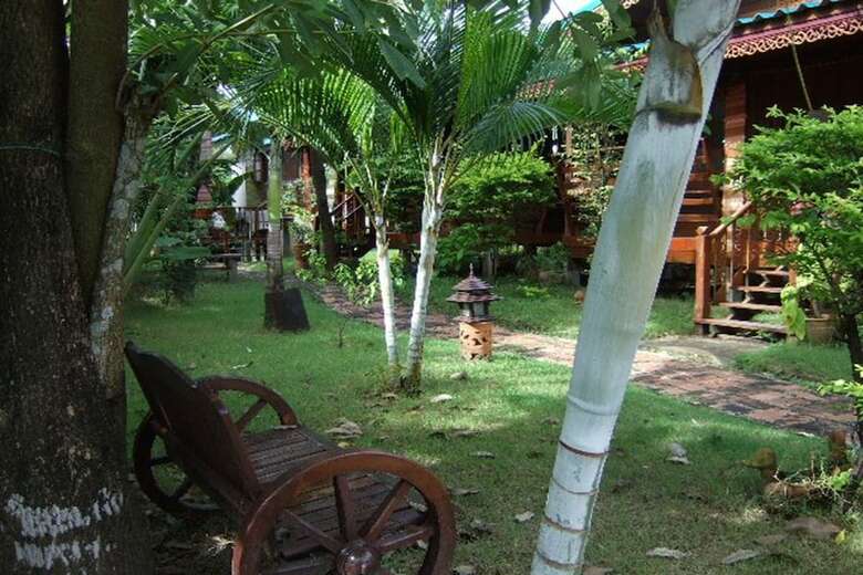Hotel T.r. Guesthouse