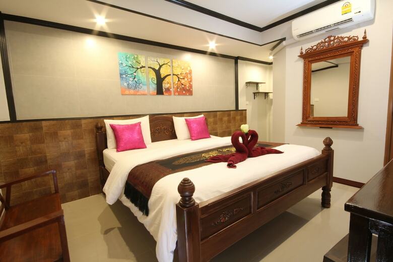 Hotel T.r. Guesthouse