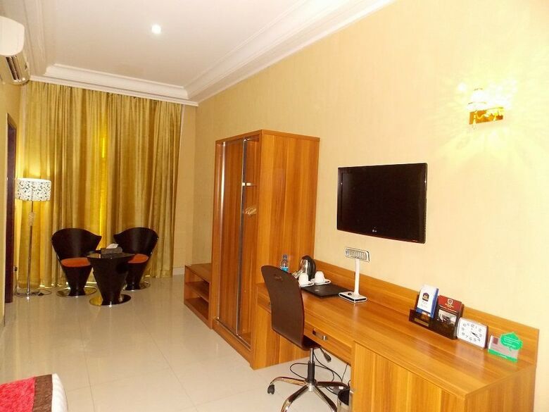 Ajuji Greenwich Hotel